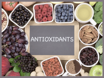 An image of foods that are rich in antioxidants